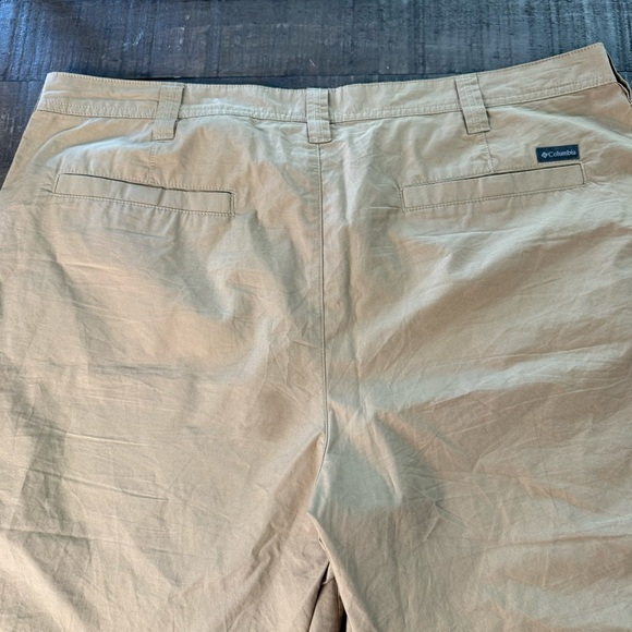 Columbia Men's Tan Shorts AM4471 Khaki Size 40 - Outdoors Vacation Travel Summer - Picture 6 of 8